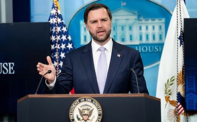美国突发！微软、Adobe等8家大厂绿卡申请被暂停，9所美国名校接受调查